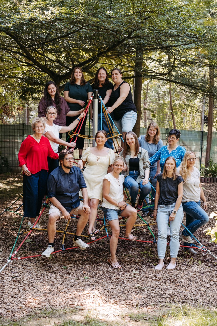 Teamfoto der DRK KiTa Kunterbunt