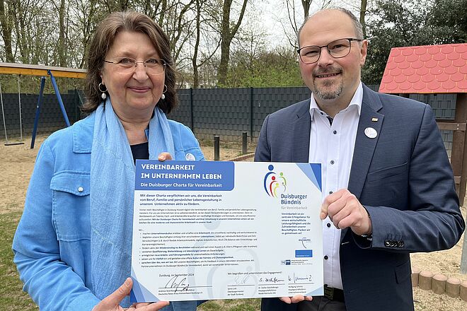Überreichung der Urkunde der Charta für Vereinbarkeit
