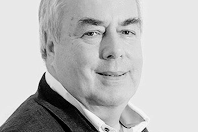 Dr. Michael Schroeder