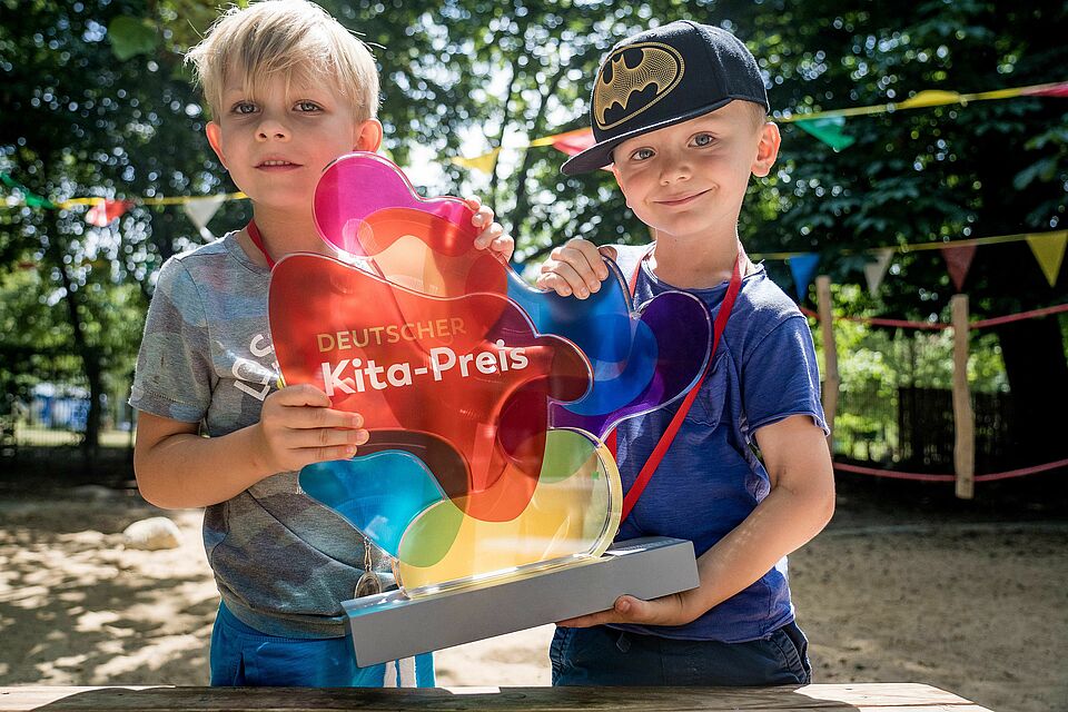 Deutsche KiTa-Preis 2022 Die Trophäe des Deutschen KiTa-Preises