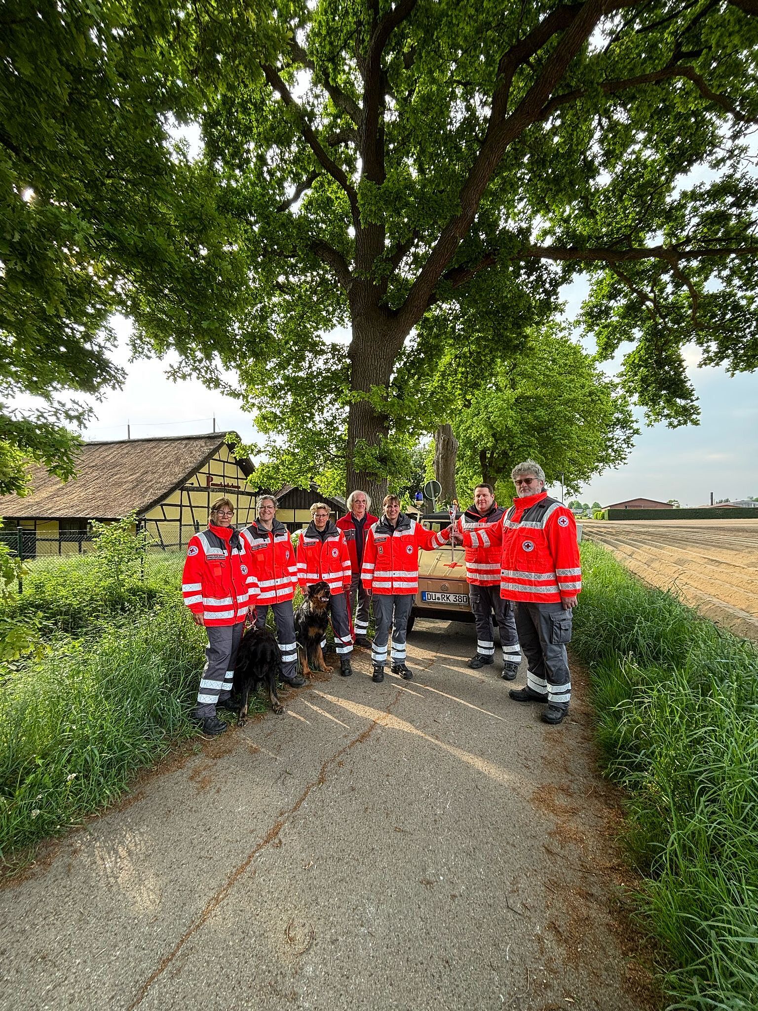 Gruppenbild der DRK Mitarbeitenden aus Duisburg und Viersen.
