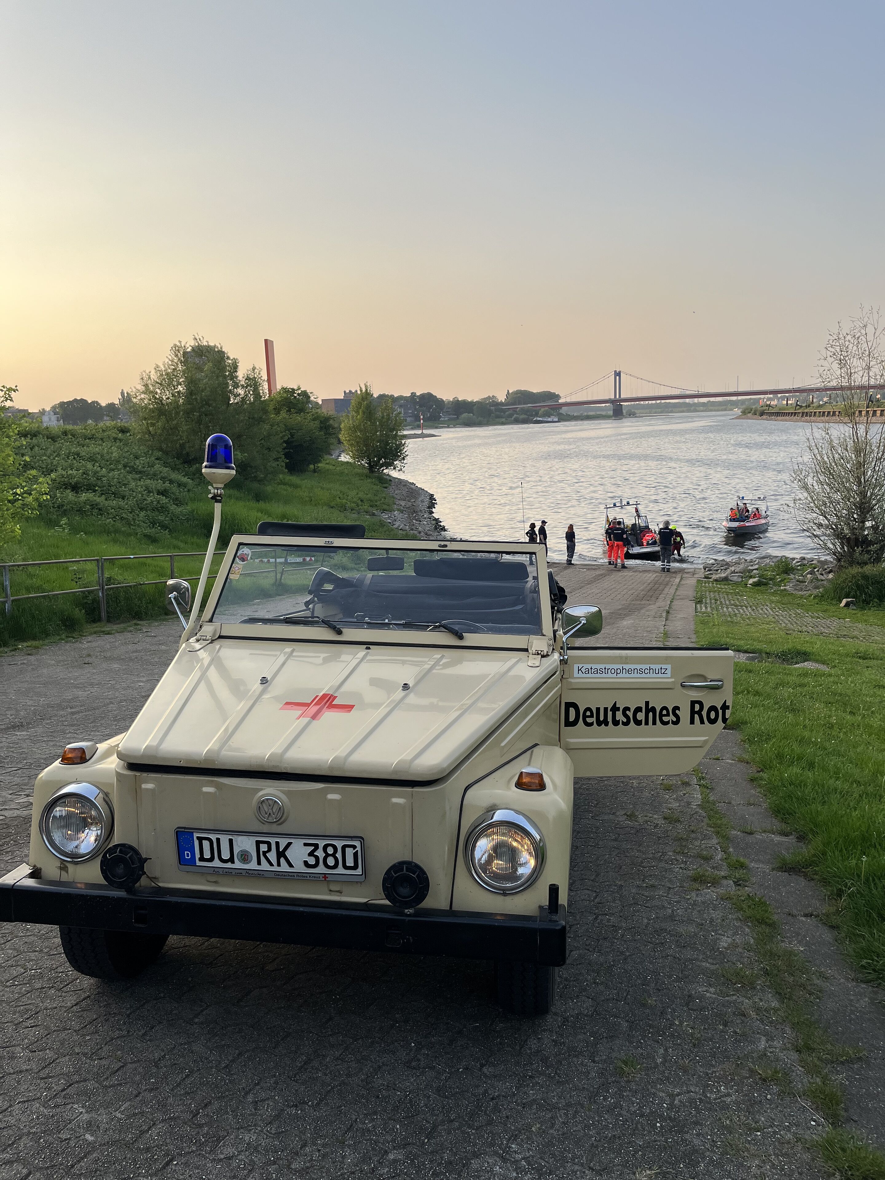 Oldtimer an der Rampe des Rheinorange